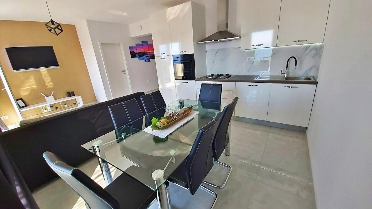 Apartments Zorica Duće Exterior foto
